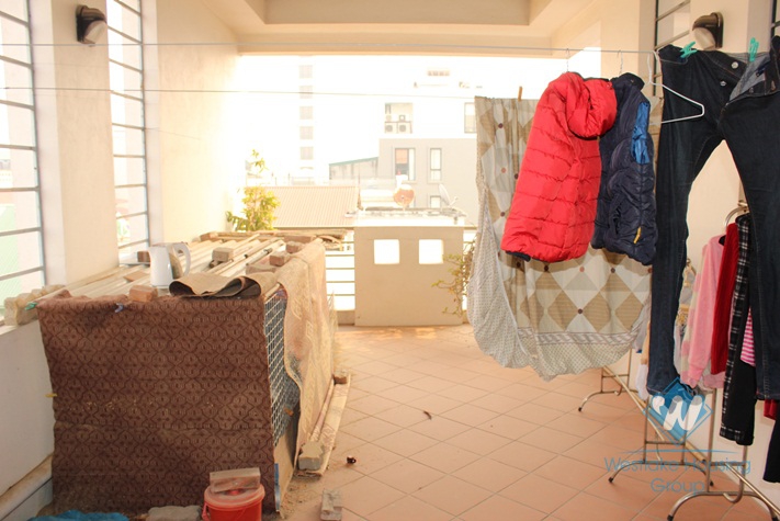 House for rent in Nghi Tam village, Tay Ho, Ha Noi
